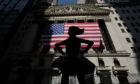 Wall Street Opens Lower Ahead of Debt Ceiling Deal Vote