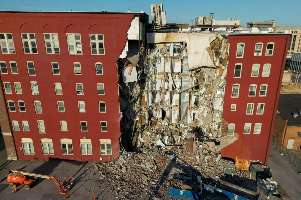 An apartment building that partially collapsed two days earlier can be seen in Davenport, Iowa on May 30, 2023. (Erin Hooley/AP Photo)