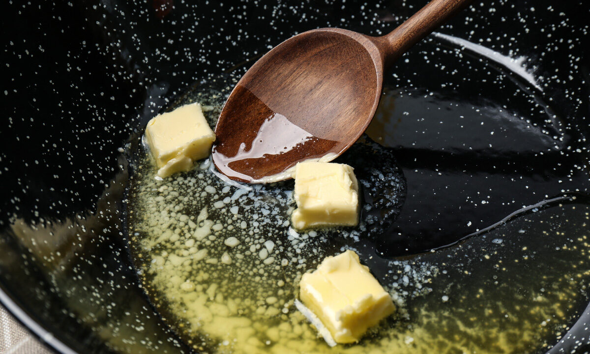 NextImg:Exploring Cooking Oils: Debunking the Myths of High-Heat Cooking
