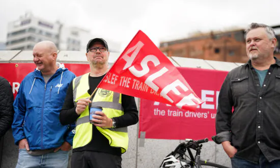 Train Drivers’ Union Announces Overtime Ban for Another Week