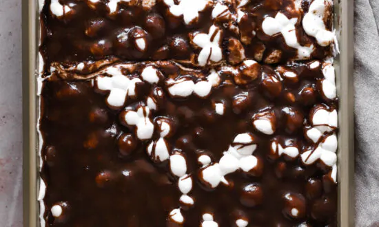 Mississippi Mud Cake Makes Marshmallows the Star