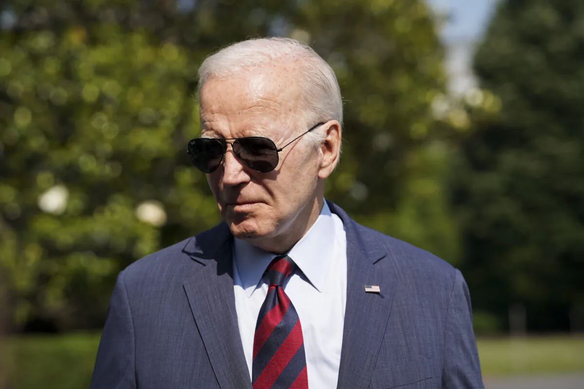 President Joe Biden departs for El Paso County, Colo., from the South Lawn of the White House in Washington on May 31, 2023. (Madalina Vasiliu/The Epoch Times)