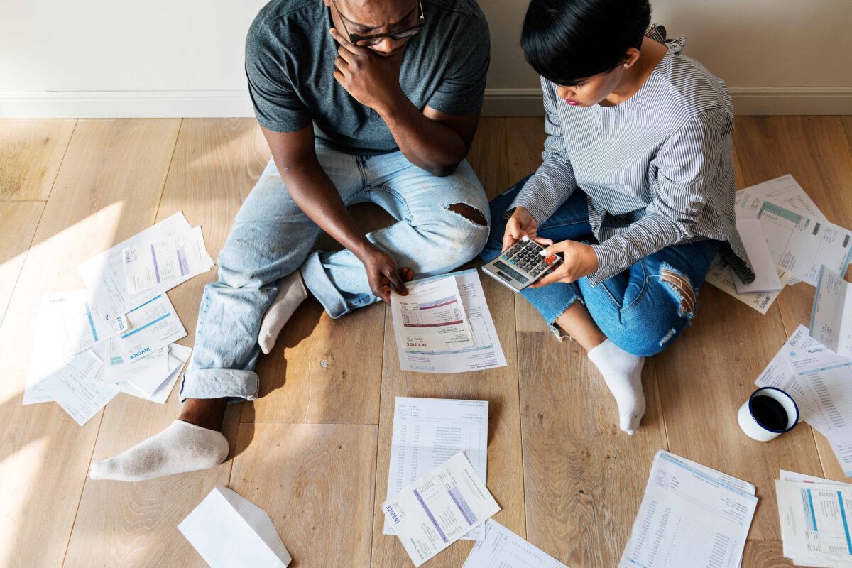 NextImg:5 Ways to Simplify and Reduce Your Money Clutter