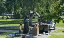 Statue of Queen Elizabeth Repaired and Reinstalled, Two Years After Vandalism