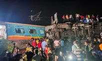 More Than 230 Killed and 900 Hurt After 2 Trains Derail in India; Hundreds Still Trapped
