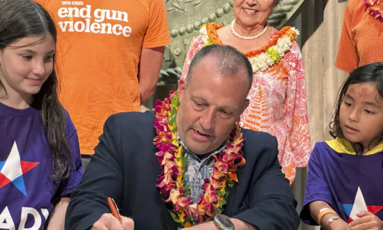 Hawaii Governor Signs Bill Barring Guns at Beaches, Hospitals