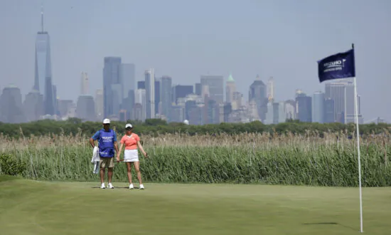 Spectacular debut: Rose Zhang shoots 66 to take lead into Mizuho Americas Open finale