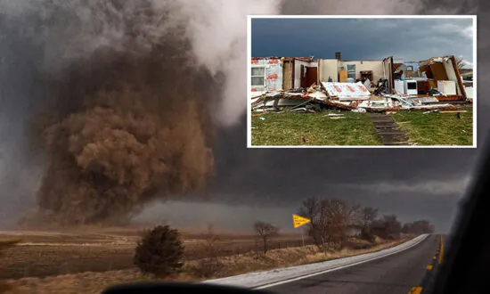 Storm Chaser Prays Driving Up to Elderly Couple’s Home During Tornado and Rescues Them From Wreckage