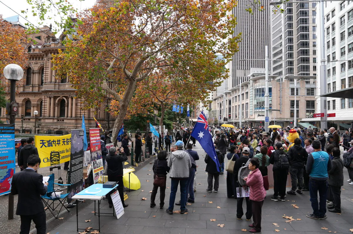 Sydneysiders held a rally to commemorate the 34th anniversary of June 4 massacre. (Tom Yu/The Epoch Times)