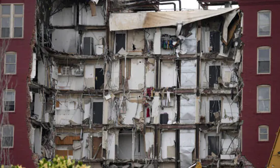 3 Killed in Iowa Building Collapse; Lawsuits Say Owner Didn’t Warn Residents of Danger