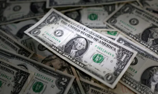 JPMorgan Flags Some Signs of Emerging De-dollarization