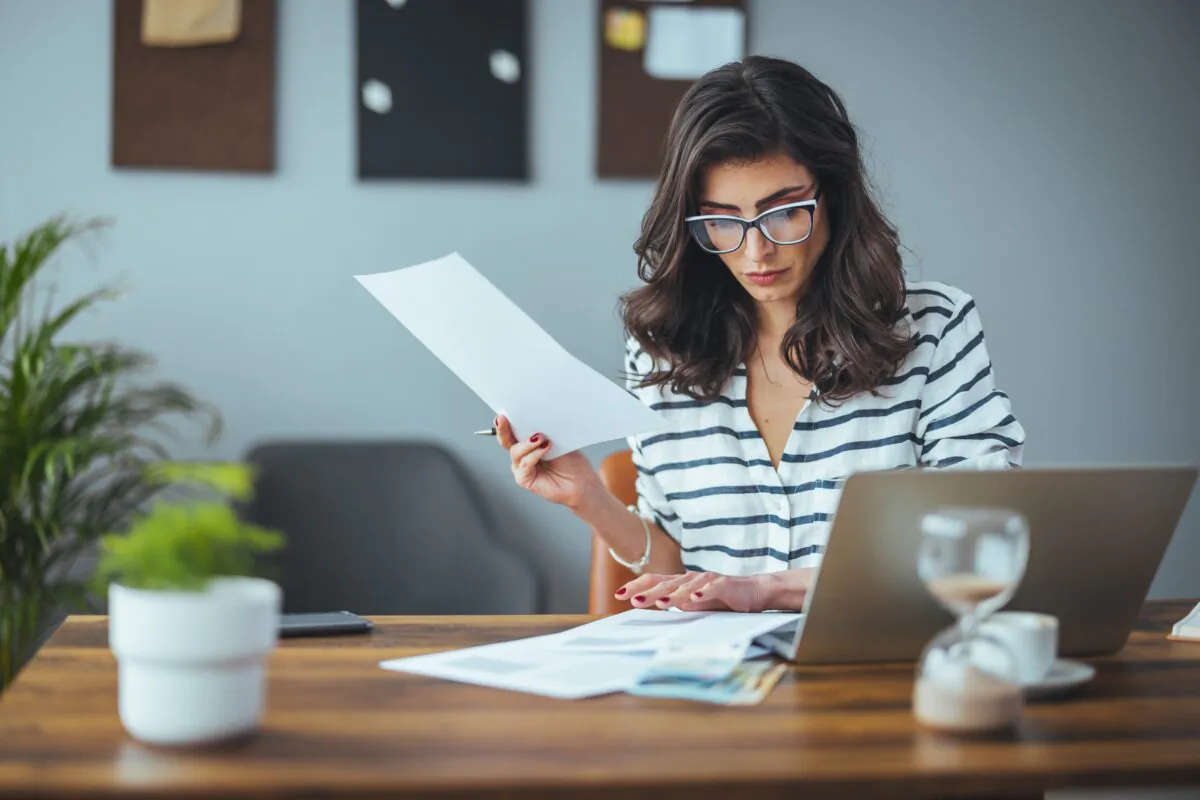 A new report from the Canadian Federation of Independent Business (CFIB) says small businesses spent 735 hours on regulatory tasks in 2024 with 256 of those hours spent dealing with governmental red tape. (Dragana Gordic/Shutterstock)