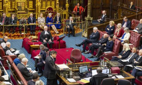 Sunak Urged to Cap Number of Peers and End Resignation Honours