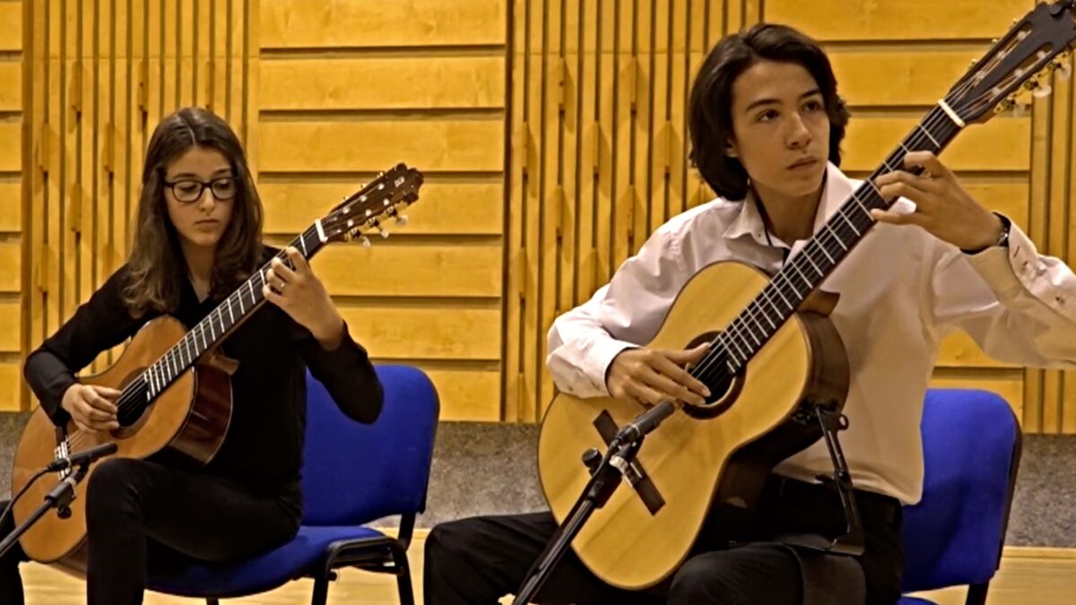 NextImg:Ernst Gottlieb Baron: Le Drole | Guitar Trio - Jakub Krnáč, Daniela Vavřinová, Alex Kovaljov