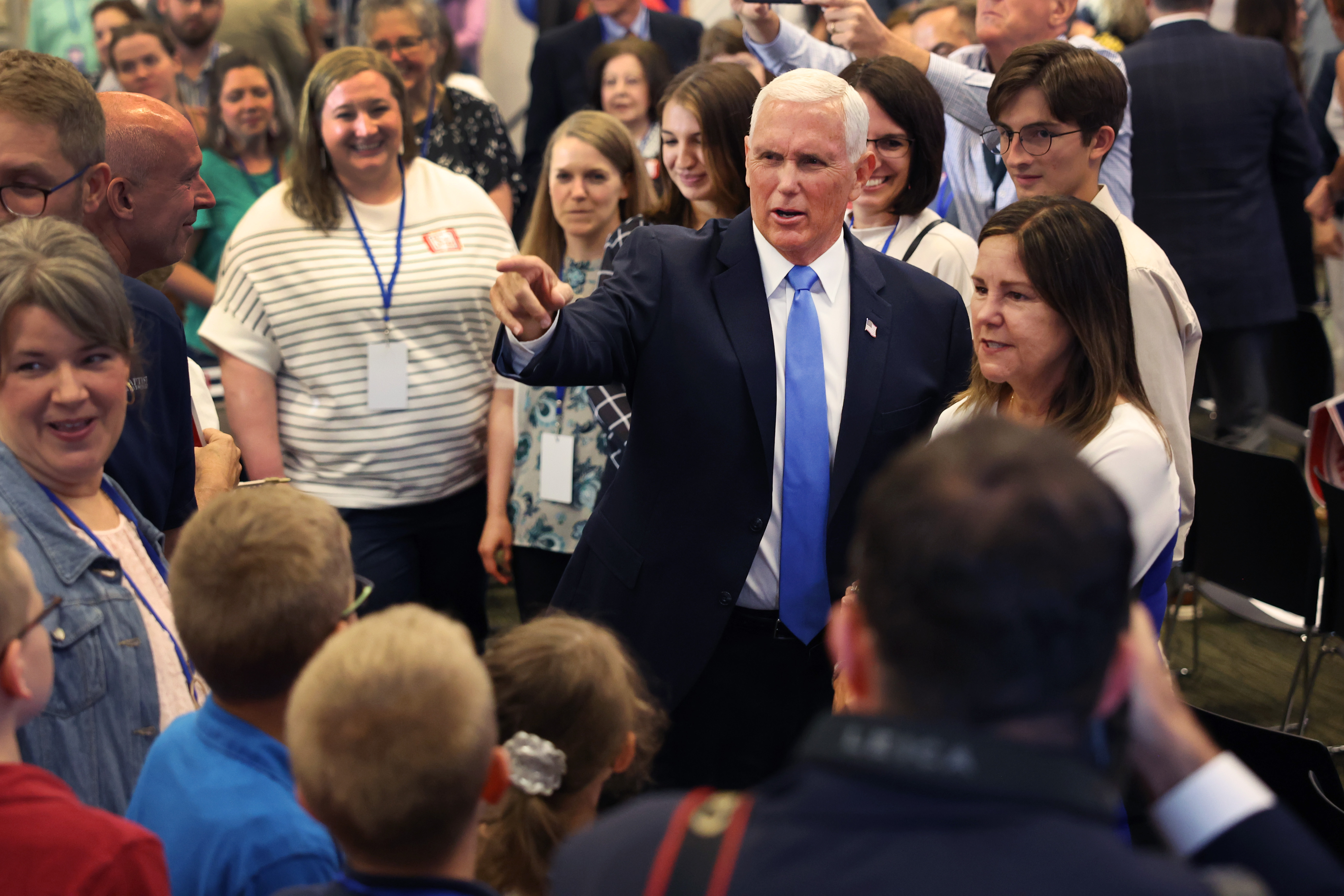 Pence Wouldn't Pardon Jan. 6 Defendants, Says Trump Indictment Would Send 'Terrible Message' - Vimarsana News