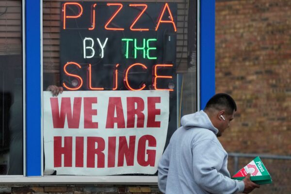 id5320933-pizza-hiring-sign