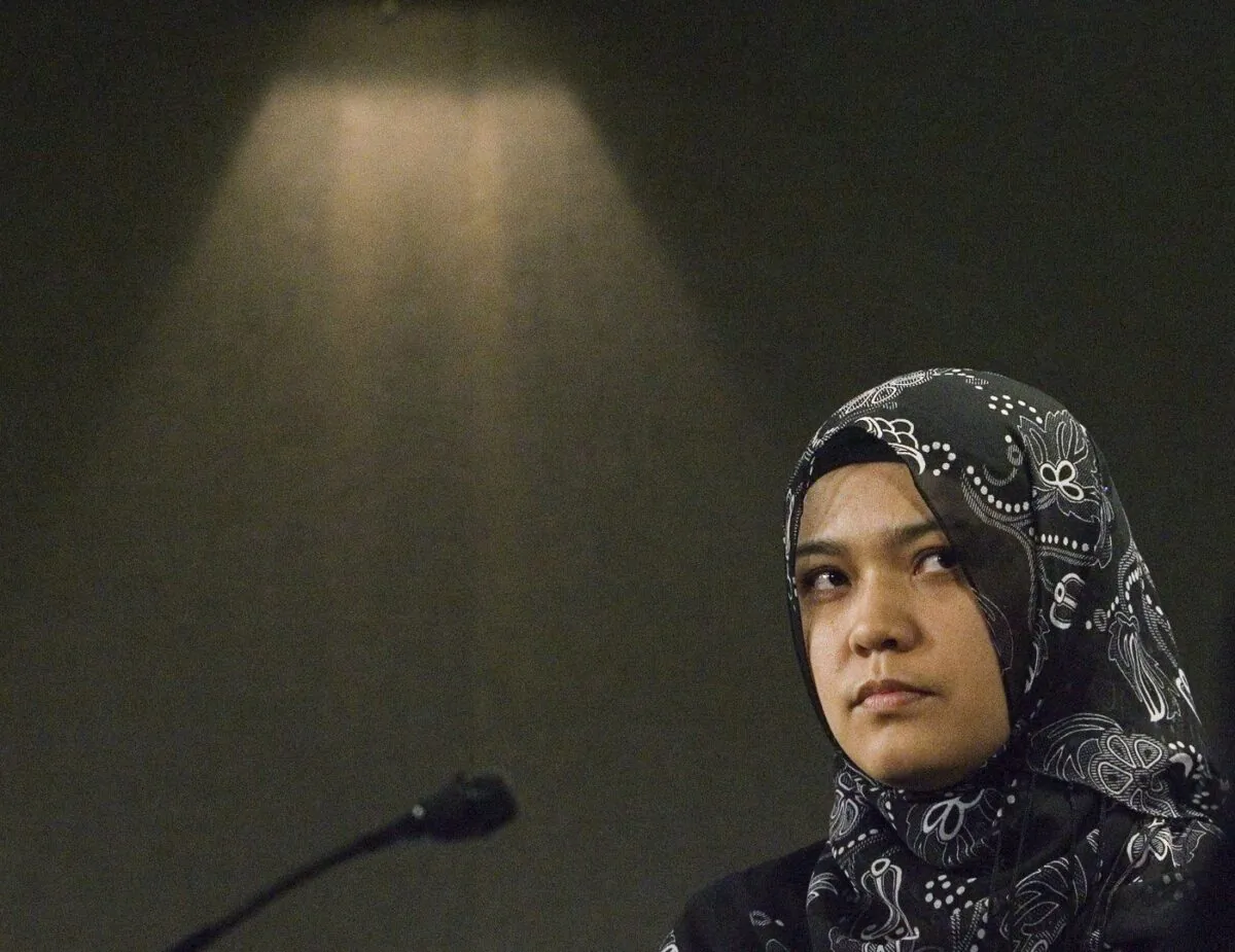 Kamila Talendibaeva, wife of Huseyin Celil, a Canadian citizen being held in a prison and serving a life sentence in a Chinese prison holds news conference on behalf her husband in Ottawa on April 26, 2007. (The Canadian Press/Fred Chartrand)

