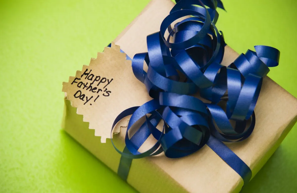 The first Sunday of September is the day when Australians send love to their fathers (GWImages/Shutterstock)