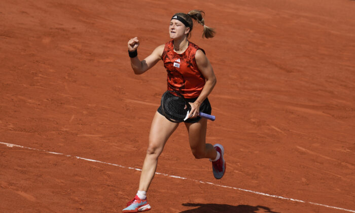 Karolina Muchova Beats Aryna Sabalenka At The French Open To Reach Her ...