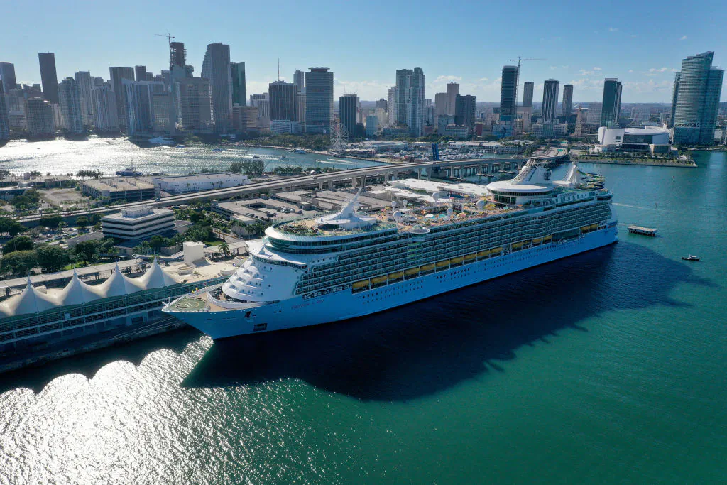A cruise ship waits for people to embark before leaving Port Miami, in Florida, on Dec. 31, 2021. (Joe Raedle/Getty Images)
