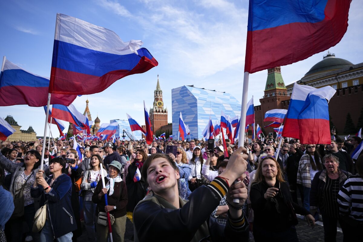 Putin Uses Public Holiday to Laud Patriotic Feelings as Support for Troops in Ukraine
