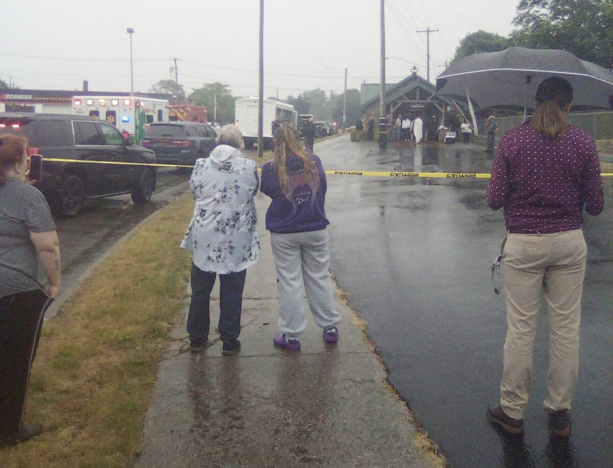 One Dead After Tour Boat Capsizes in Erie Canal Water Tunnel Cave in Lockport, New York