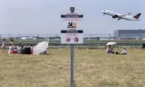 Picnics at Montreal’s Unique Plane-Spotting Park Risk Bird Strikes: Airport