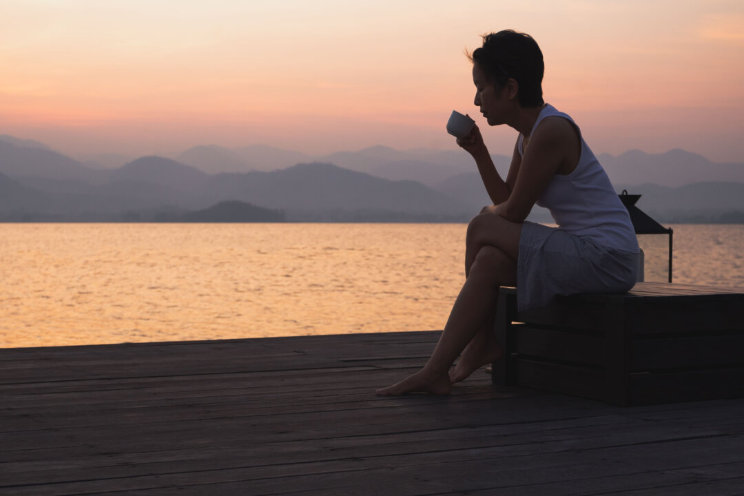Viewing the sunrise every day can reset the body's biological clock and improve health. (Shutterstock)