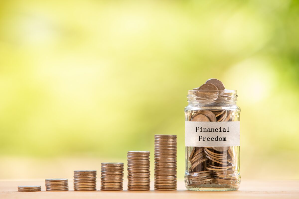 8 Reasons You Won’t Achieve Financial Independence Before 70