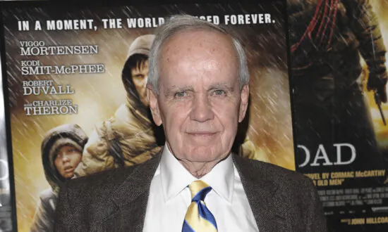 Cormac McCarthy, Lauded Author of ‘The Road’ and ‘No Country for Old Men,’ Dies at 89