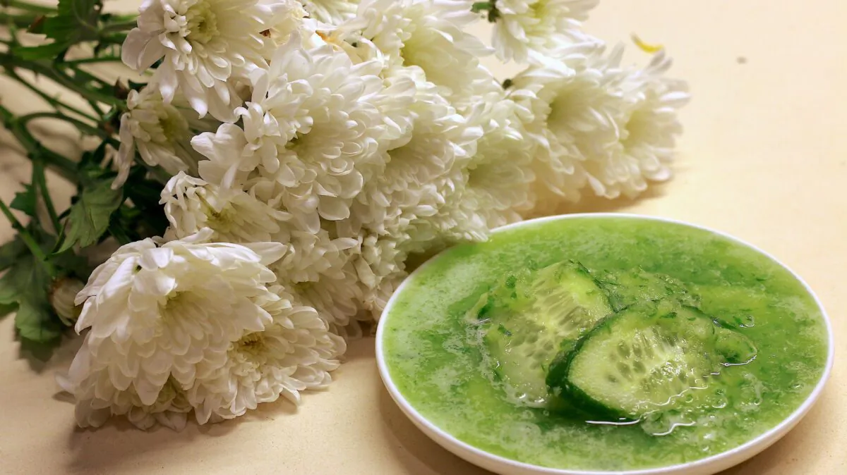 A unique feature of the humble cucumber may explain why it is better at helping you to lose weight than other foods. (The Epoch Times)
