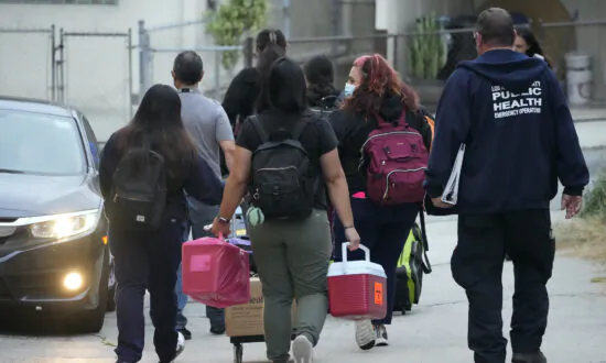 16th Bus of Illegal Immigrants From Texas Arrives in Los Angeles