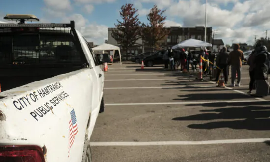 Detroit-Area City Bans LGBT, Other Political Flags From Display on Public Property