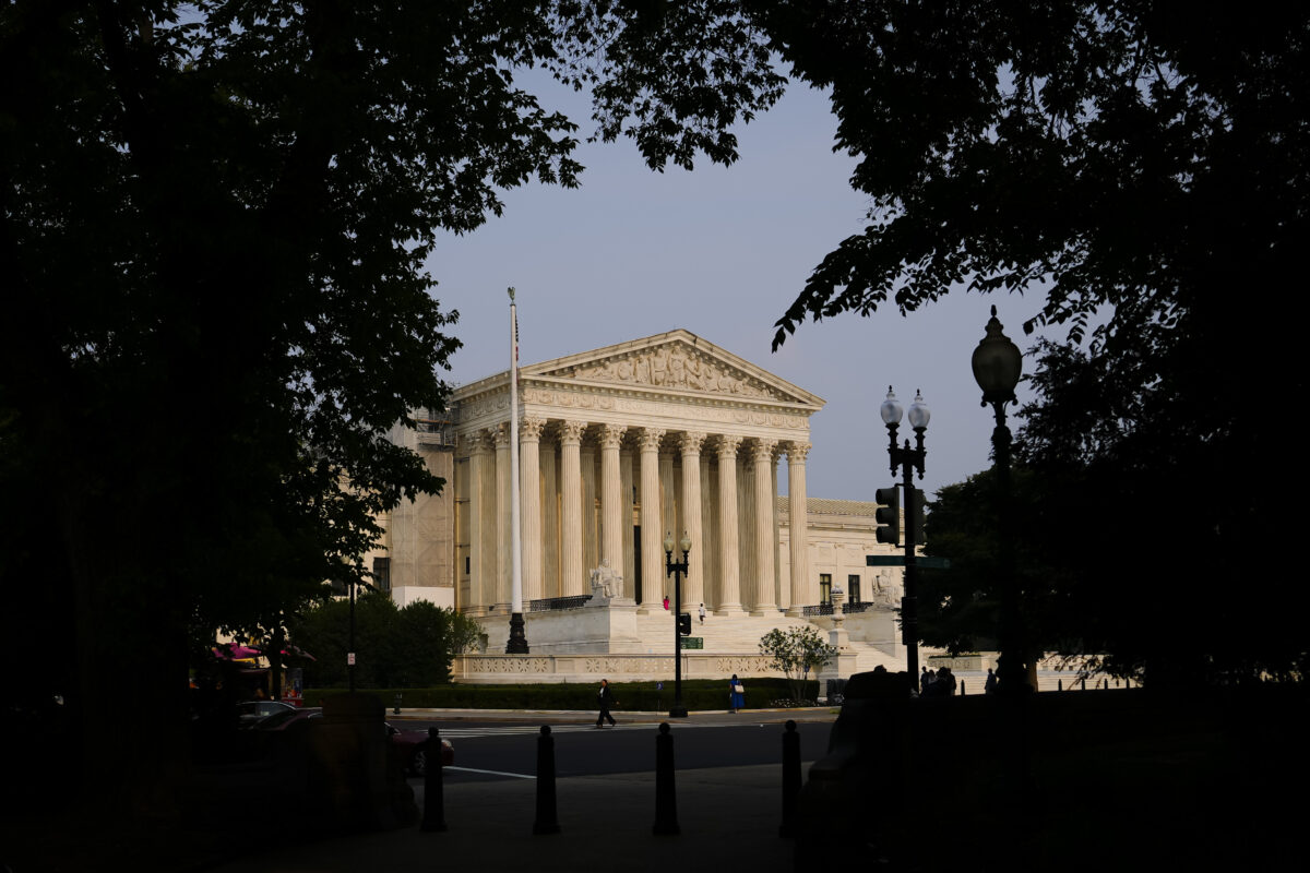 Christian Photographers Ask Appeals Courts to Allow Them Not to Create Content for Same-Sex Weddings