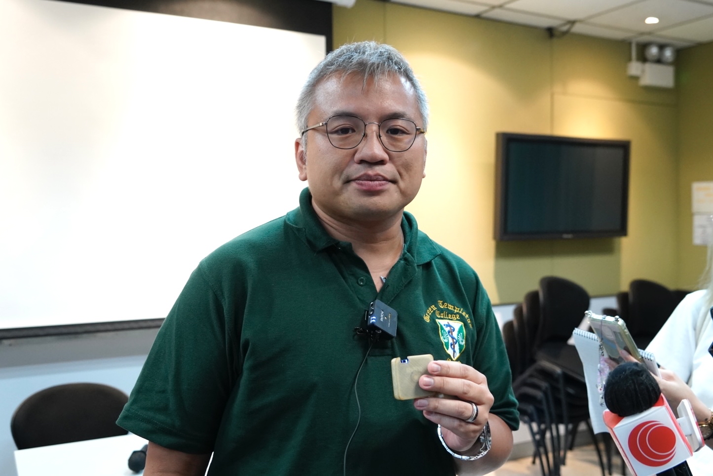Hong Kong's Major Journalist Group Swimming Against the Tide Under Financial Difficulties and Political Challenges - Vimarsana News