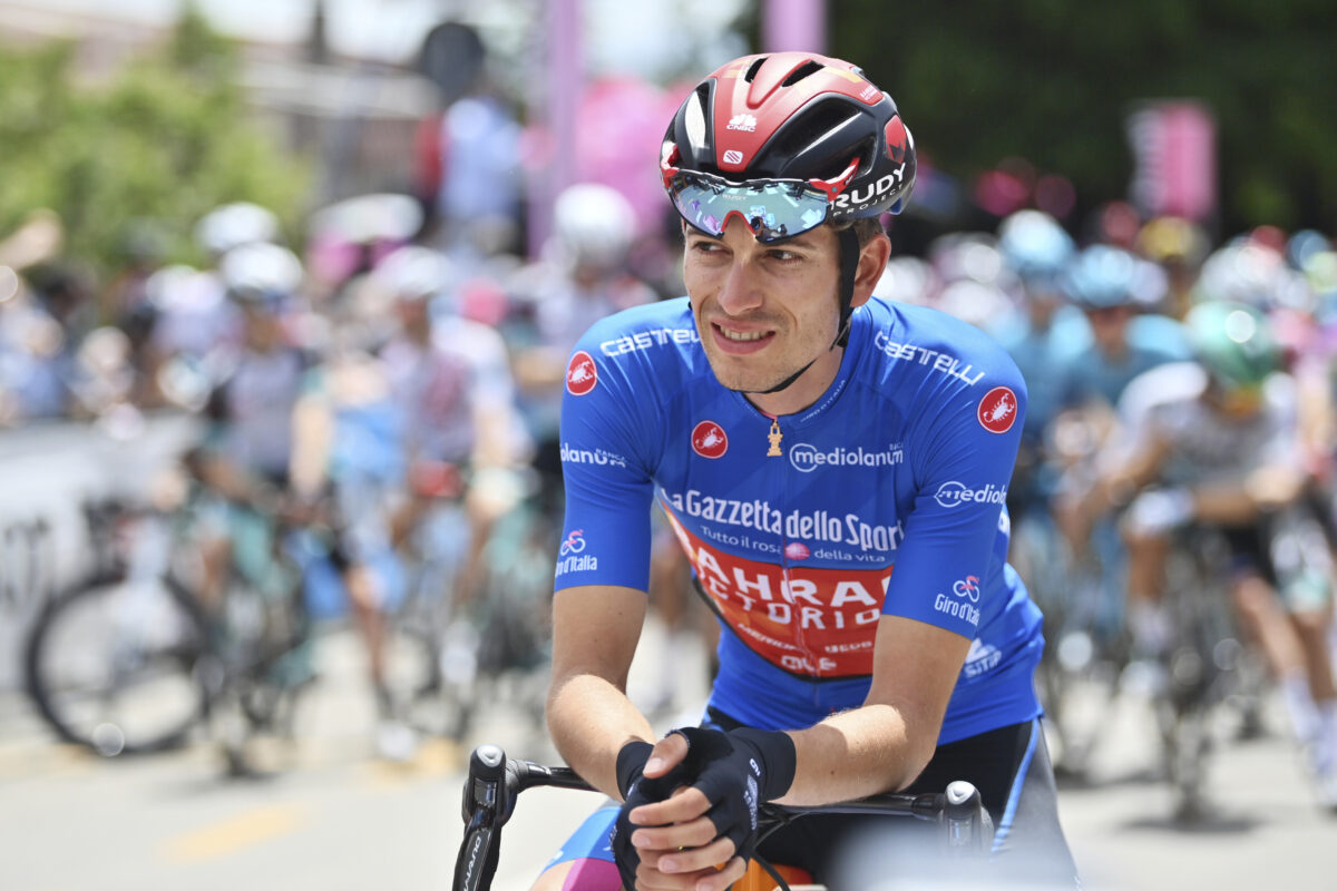 Swiss Cyclist Gino Mäder Dies at 26