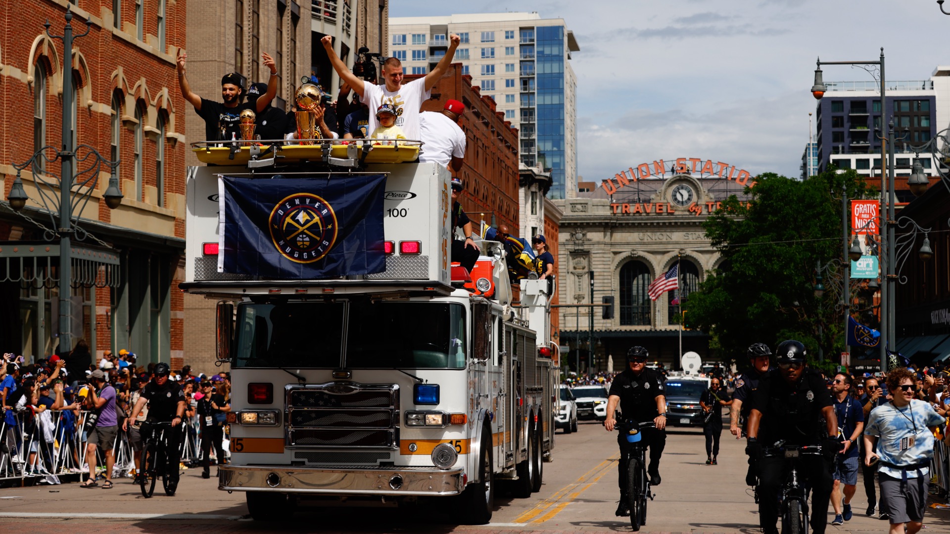 2 People Shot, Denver Officer Struck by Fire Truck Amid Nuggets' NBA Championship Parade - Vimarsana News