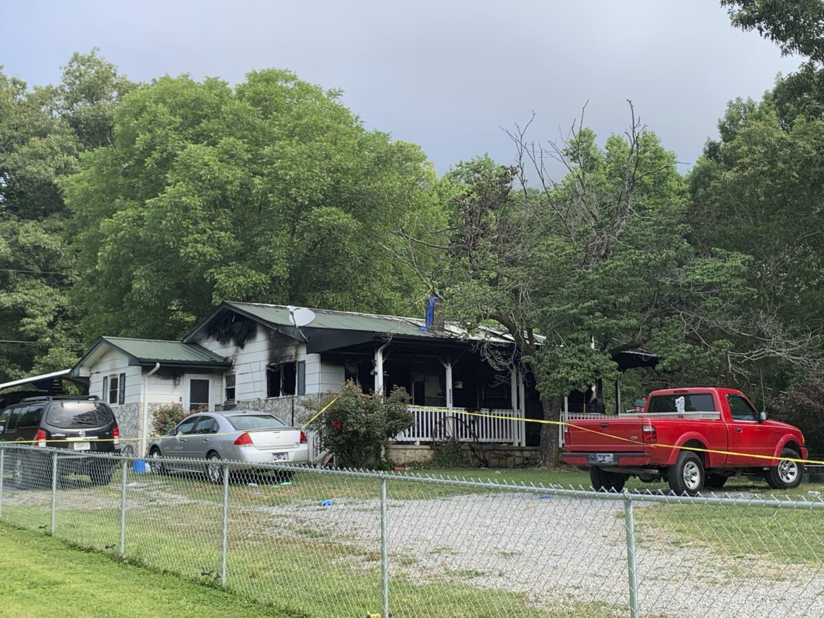 NextImg:Shooting, Fire at Tennessee Home Leads to 6 Dead Including 3 Children