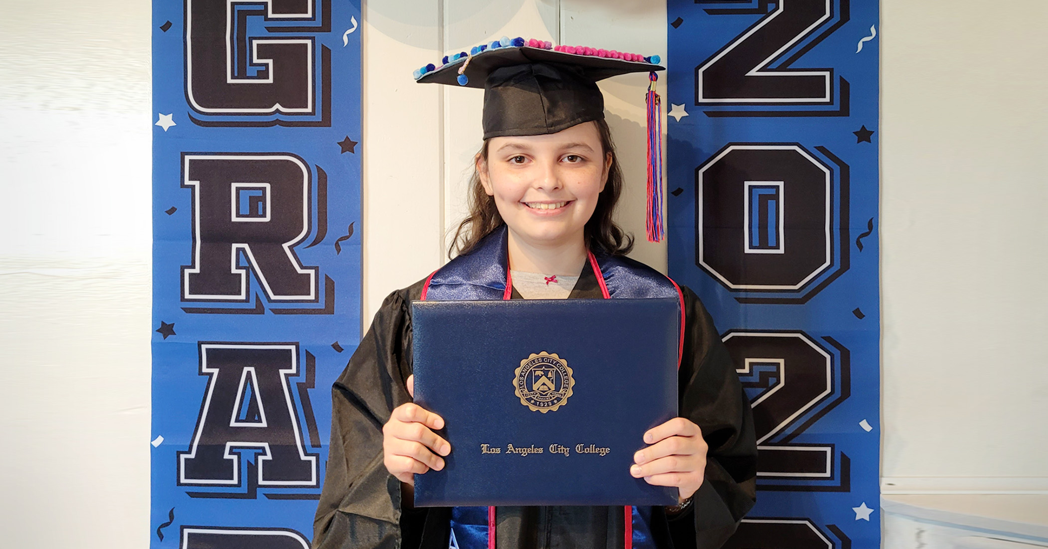 NextImg:Homeschooler whose parents banned social media graduates college at 12 with 4.0 GPA