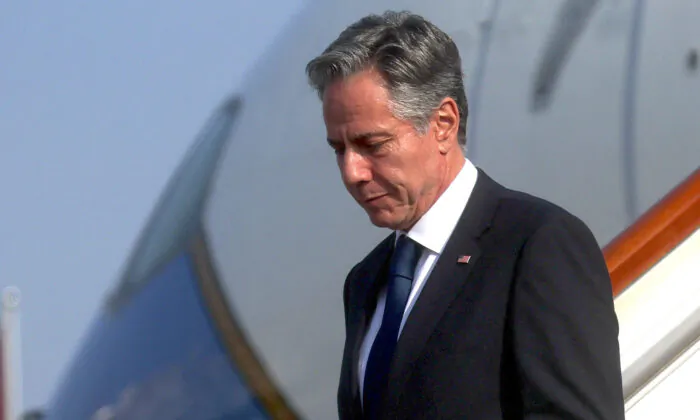 Blinken Lands in China on Trip to Manage Tensions With CCP