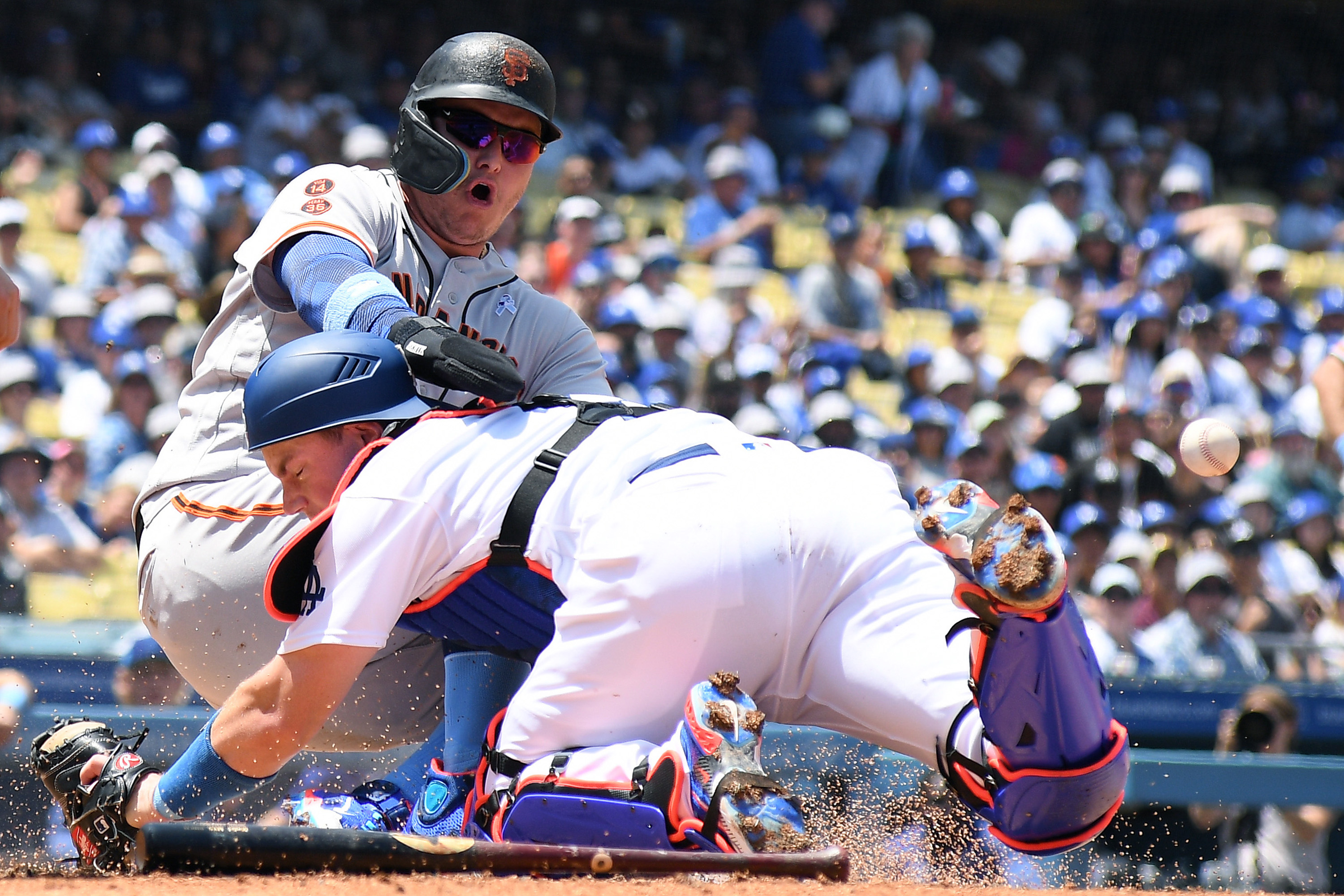 Giants sweep Dodgers for seventh straight win