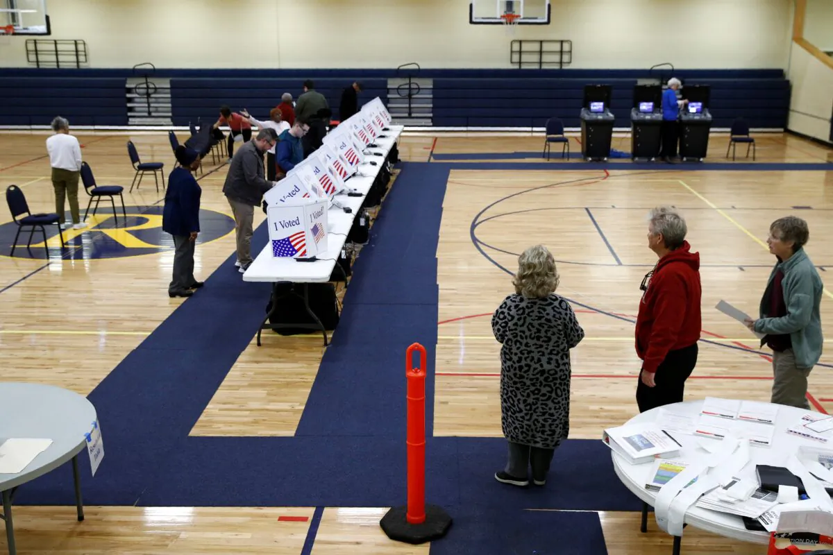Voters fill out their ballots at a primary polling place in North Charleston, S.C., on Feb. 29, 2020. (Patrick Semansky/AP Photo)
