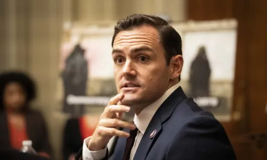 Lawmakers Probe Loophole Allowing Chinese Companies to Avoid US Inspections