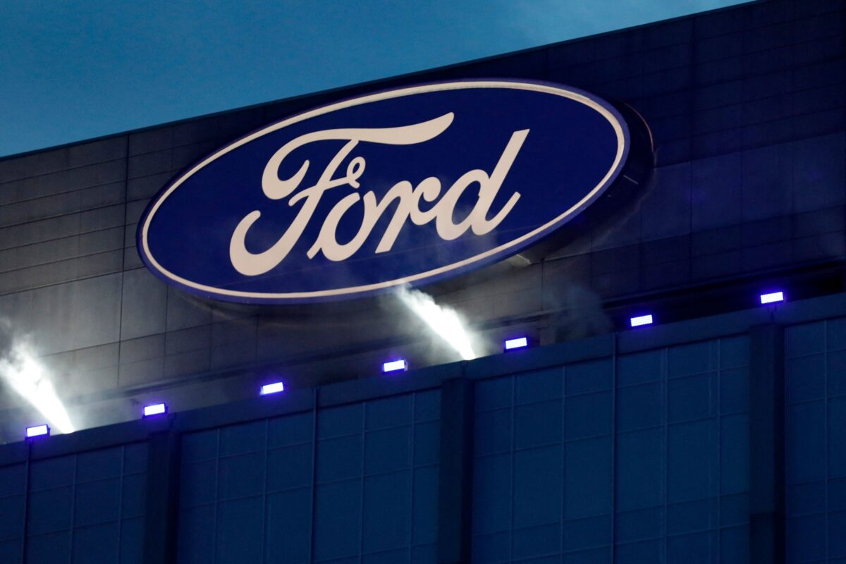 Ford Recalls Nearly 1 Million Trucks and SUVs Over Missing Manual Info