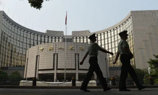 Chinese Central Bank Defies Beijing’s Five-Year Plan