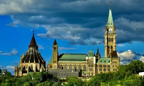 The Parliament Buildings in Ottawa in a file photo. (Jonathan Ren/The Epoch Times)
