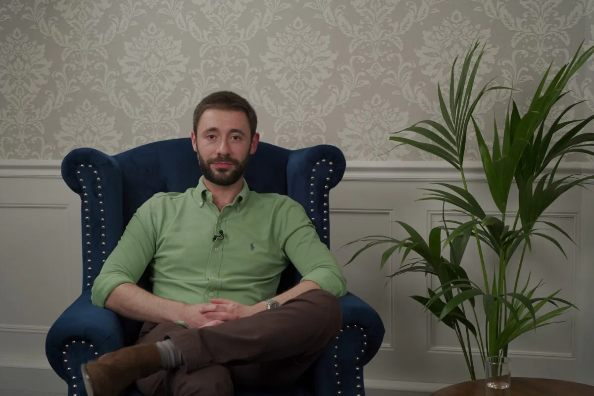 James Esses, commentator and co-founder of Thoughtful Therapists, speaking to NTD's "British Thought Leaders" programme. (NTD)