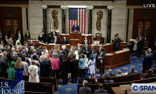 House Back in Session to Avert Government Shutdown