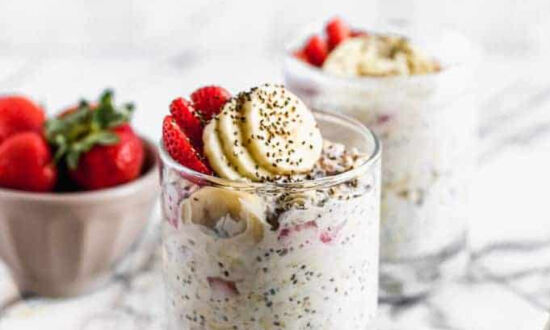 Strawberry Overnight Oats