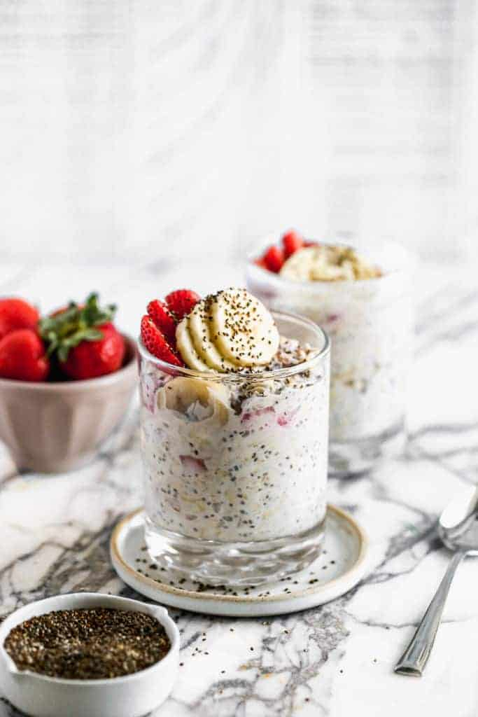 NextImg:Strawberry Overnight Oats